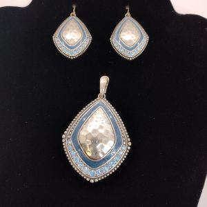 Vintage Premier Designs/ Hammered Silver-tone Pendant and Earring Set with Blue Enamel and Crystal Rhinestone Accents
