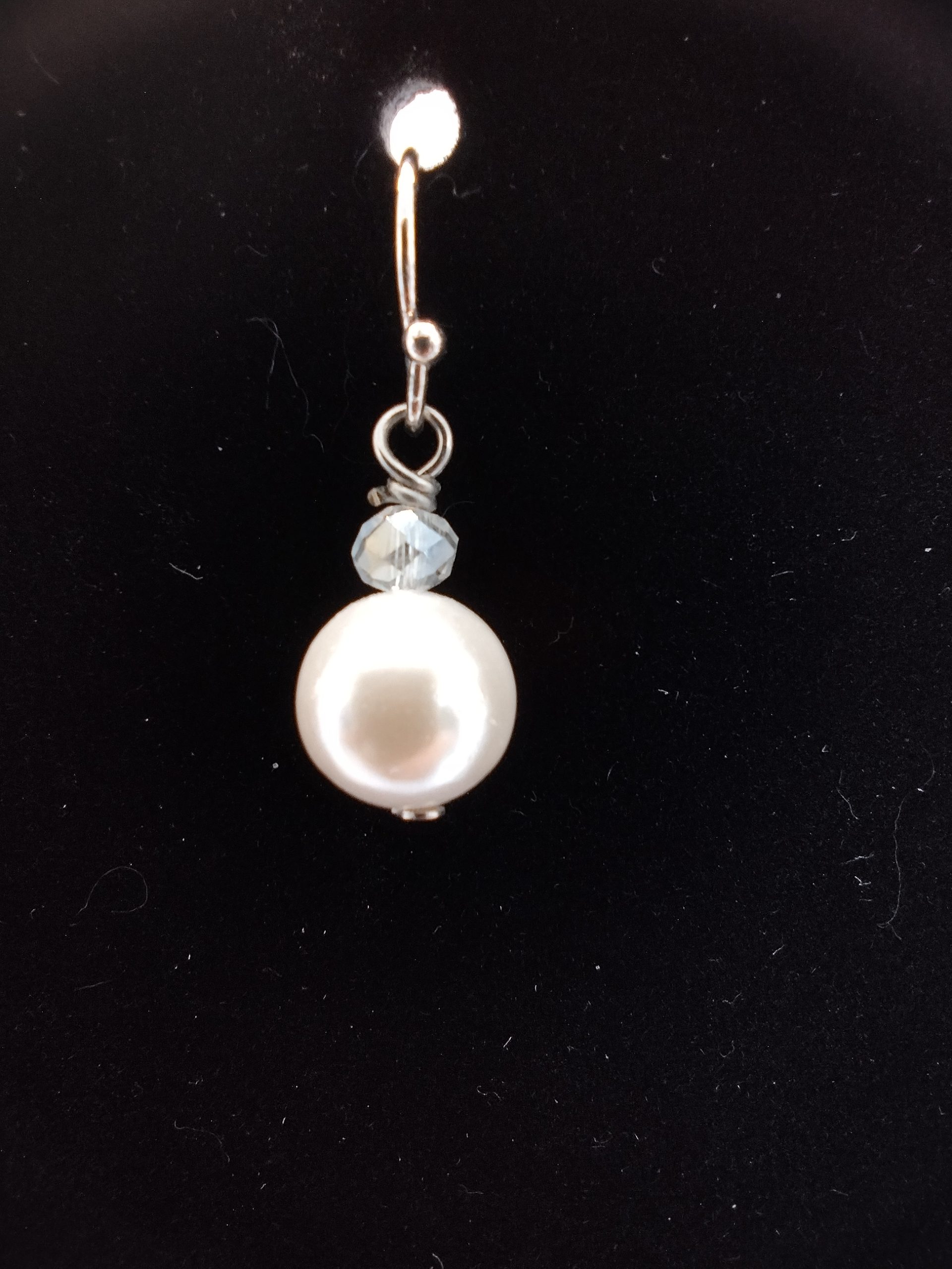 Elegant Tri-colored Beads and Crystal Necklace and Earring Set - Image 3