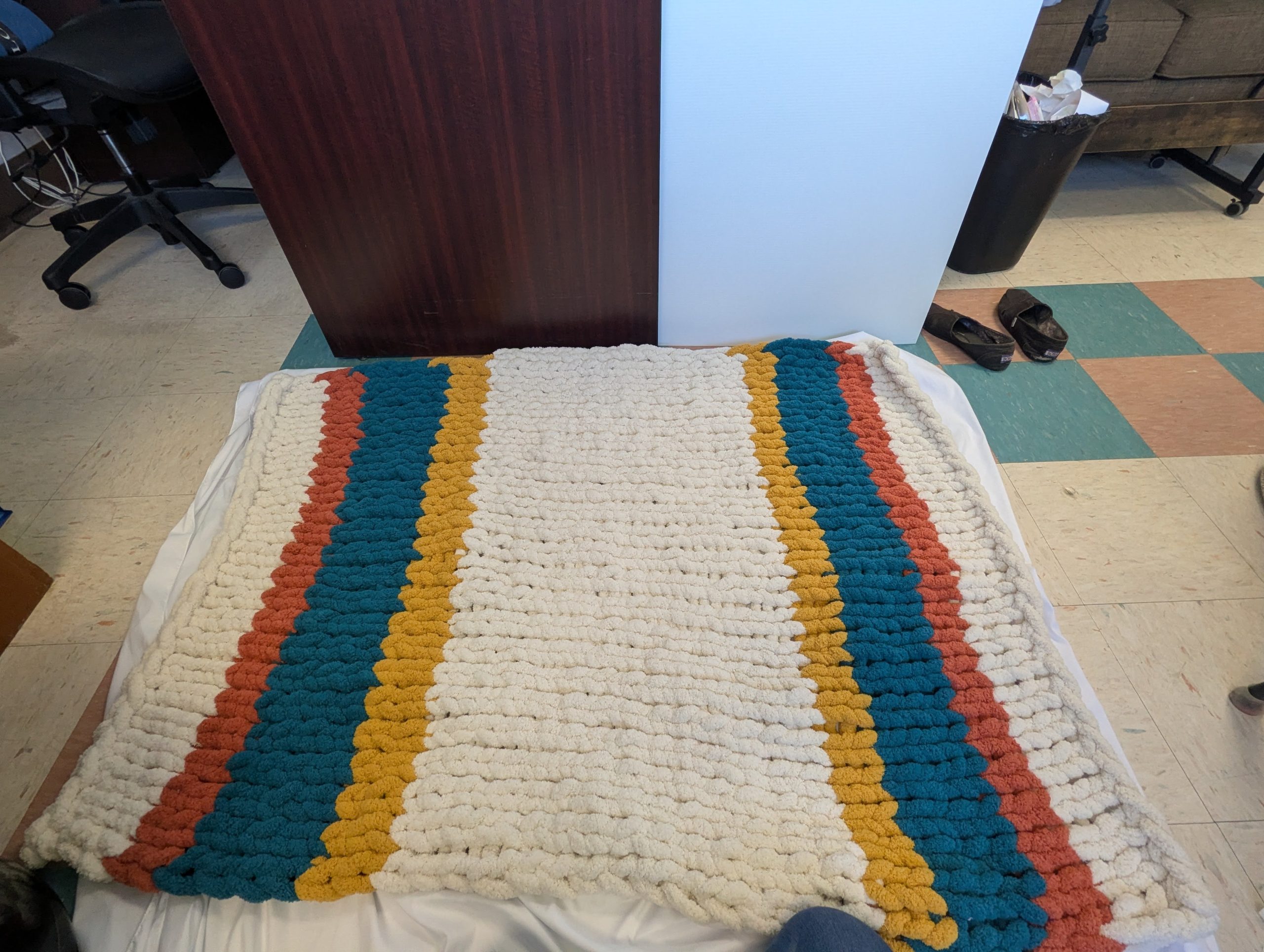 Chunky Arm-Knitted Blanket - Image 2